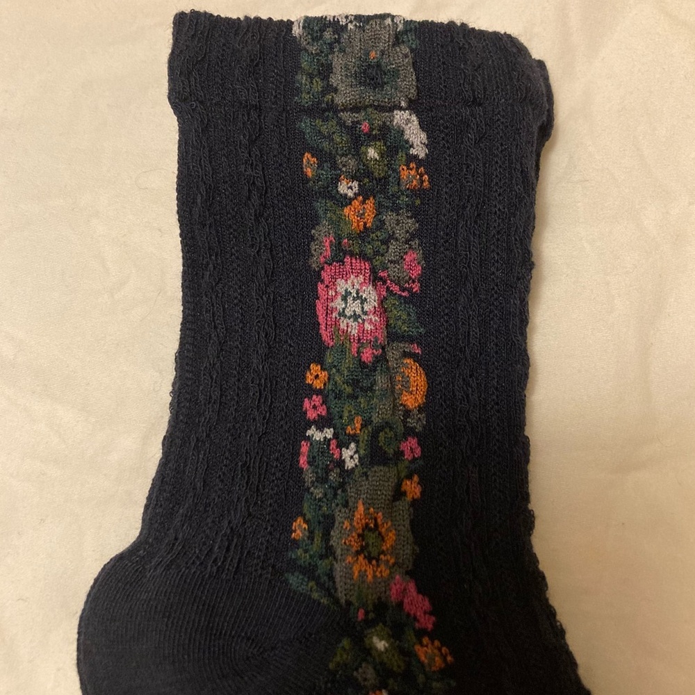 Colorful Floral Patterned Socks - Picture 3 of 10